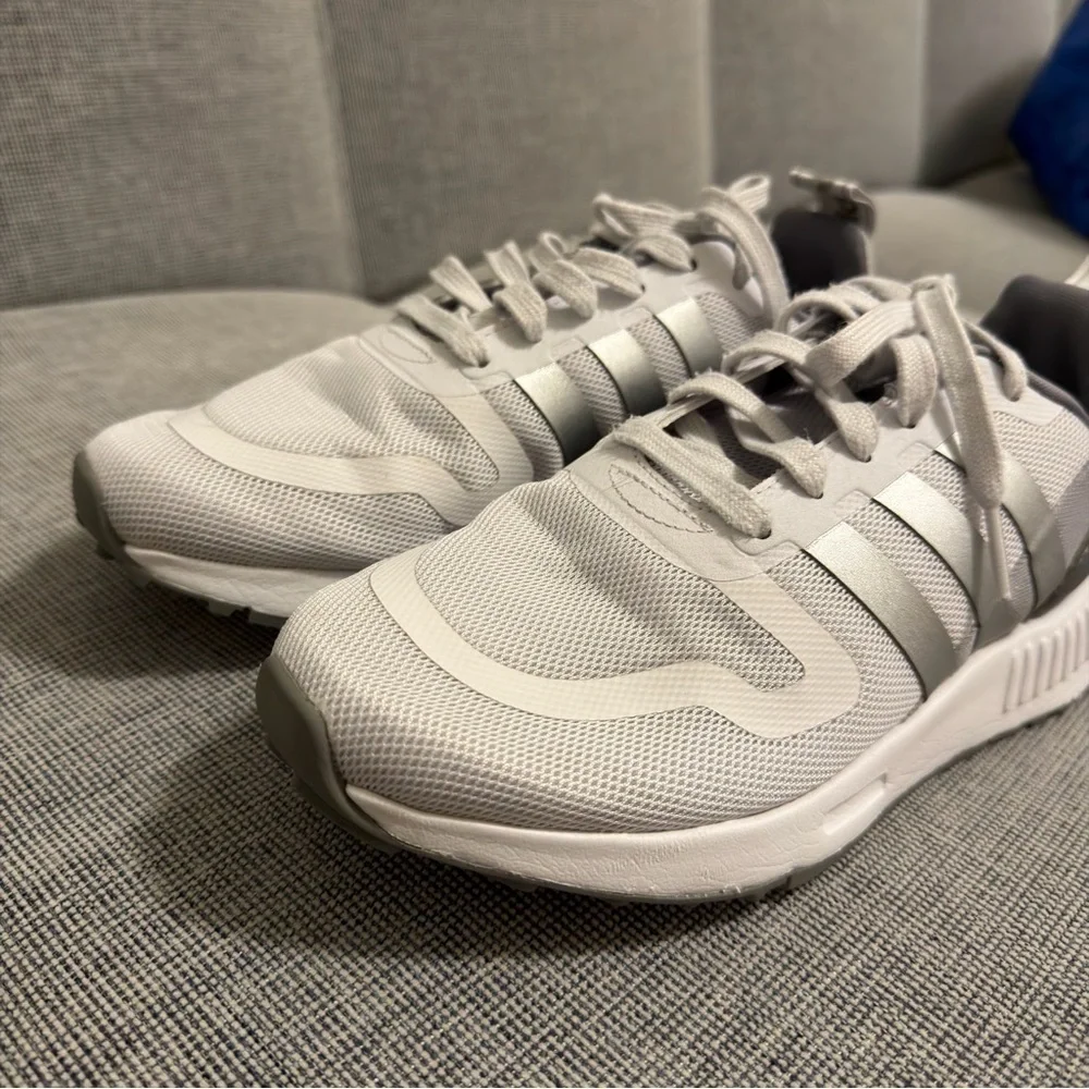Adidas Multix Gray White Sneakers Lightweight Mesh Size 5 Youth, 6.5 Women’s